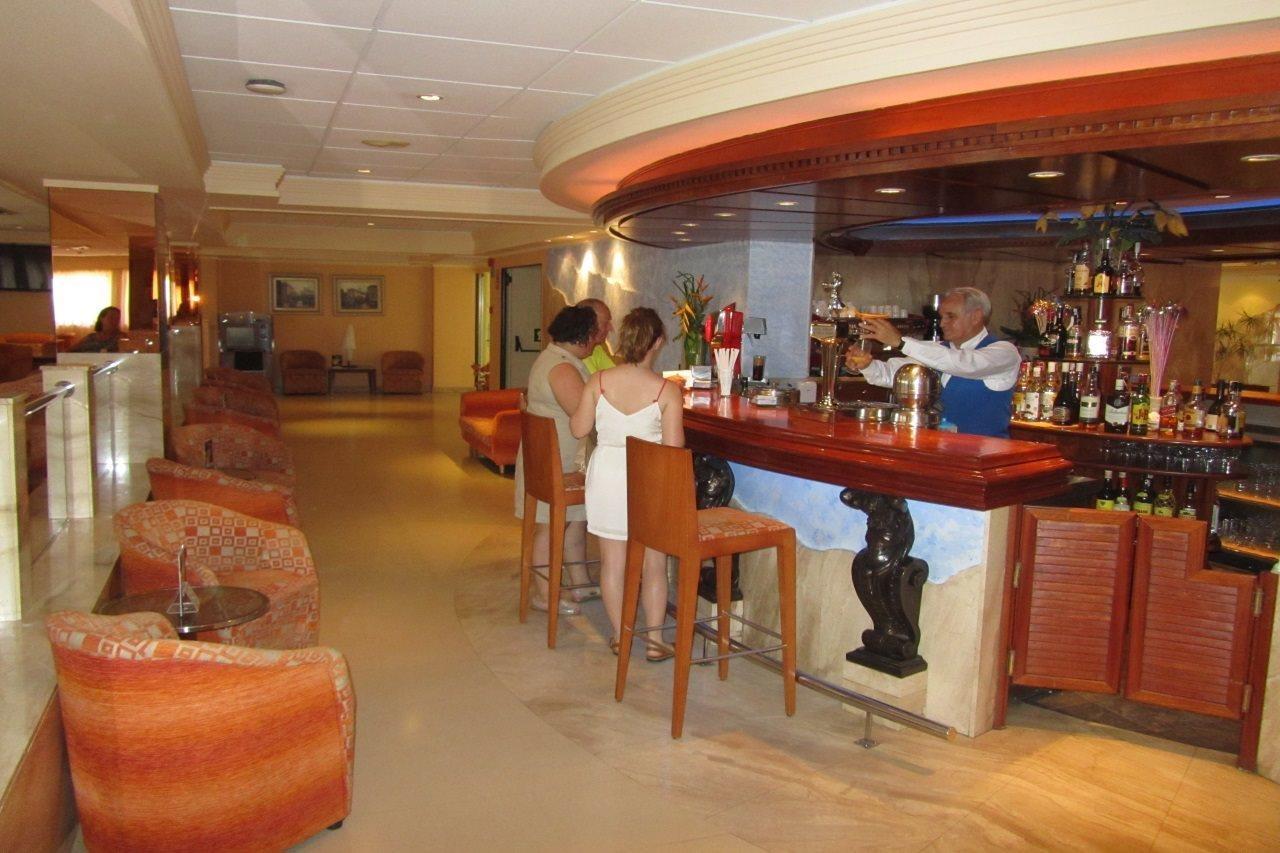 Hotel Avenida Бенидорм Экстерьер фото